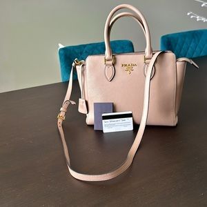 Fabulous Prada saffiano leather purse